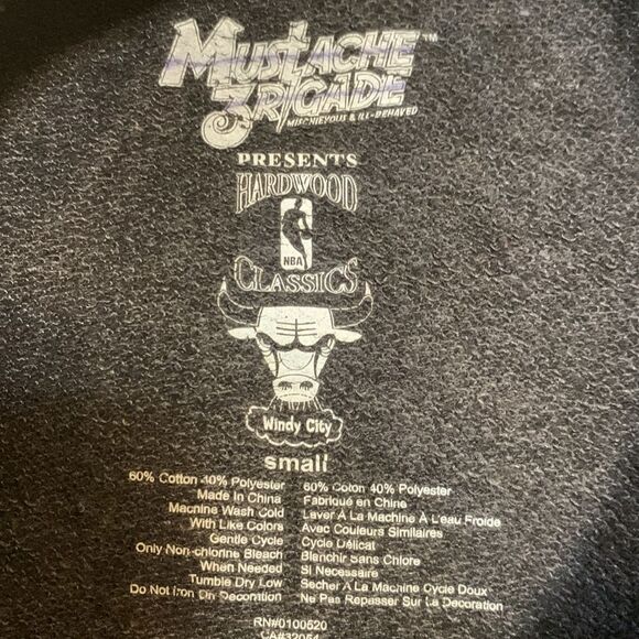 Vintage Chicago bulls sweater shirt, small, “Windy City”, great condition - Picture 6 of 11